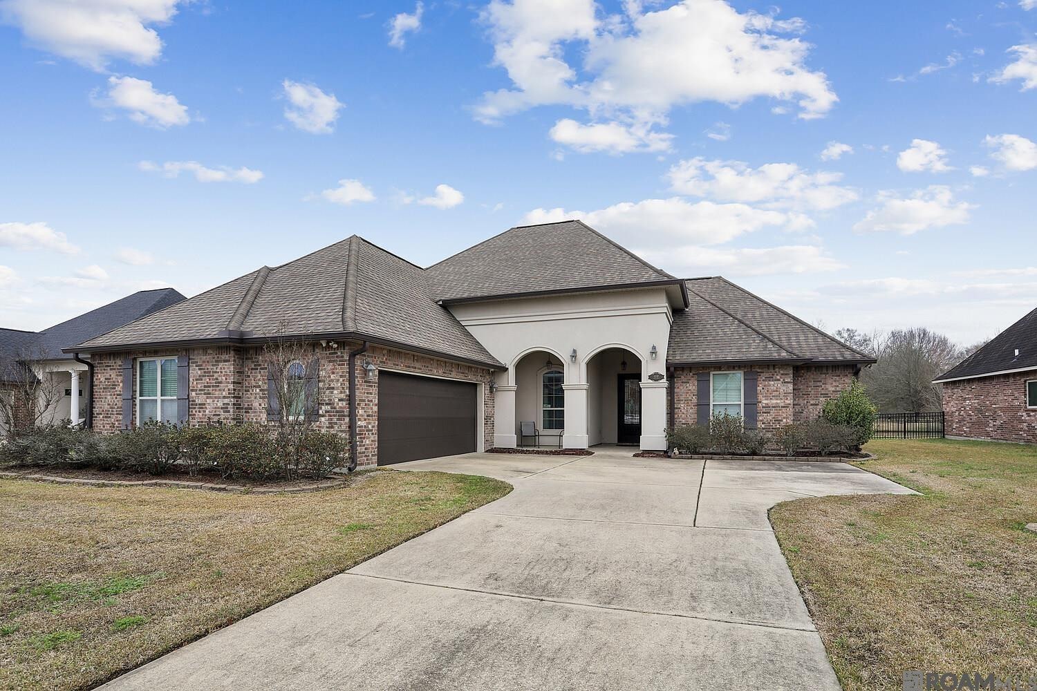 Photo 1 of 17 for 4110 Union Dr, Addis LA 70710