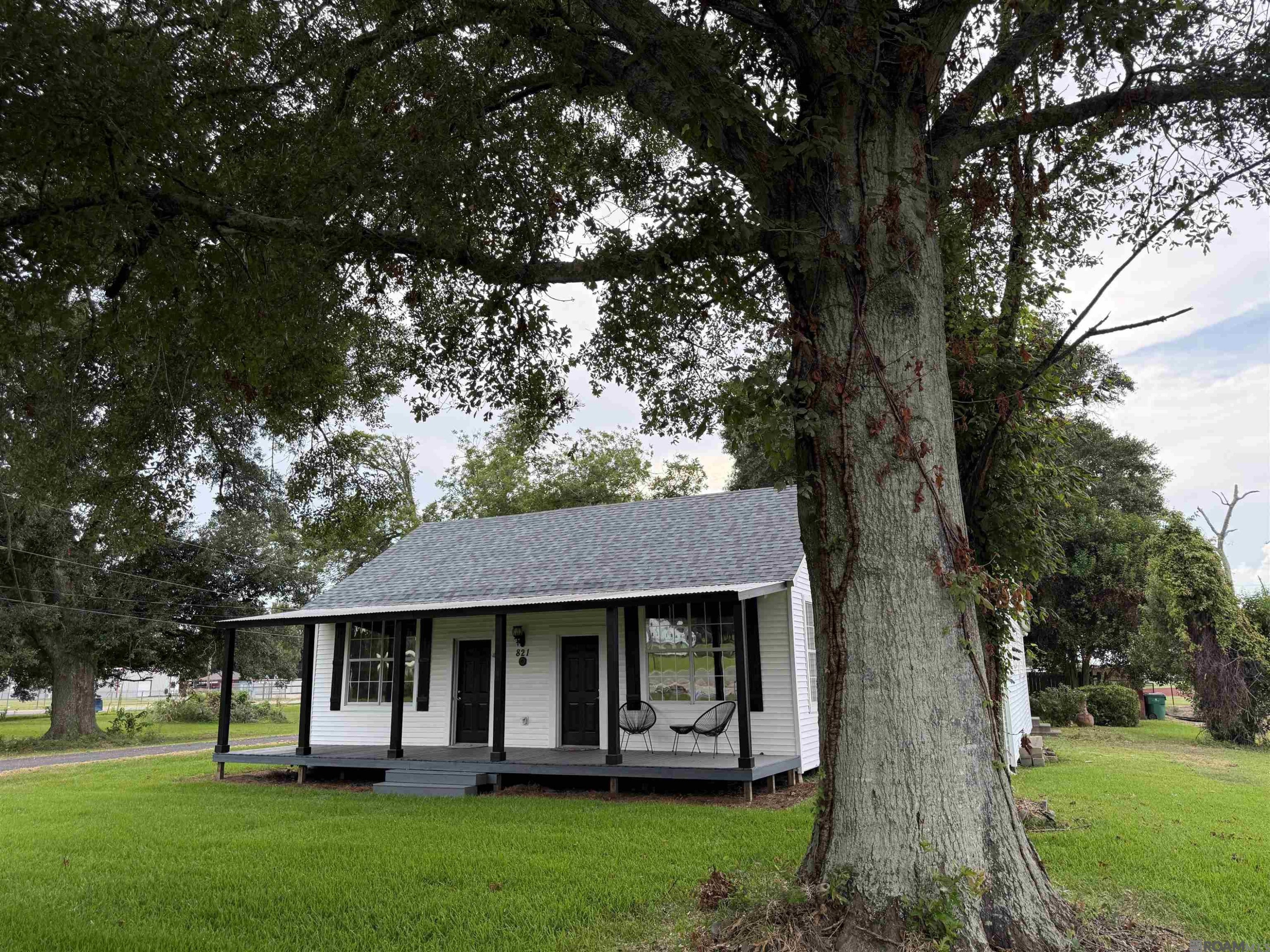 Photo 1 of 46 for 821 Blanchard St, Brusly LA 70719