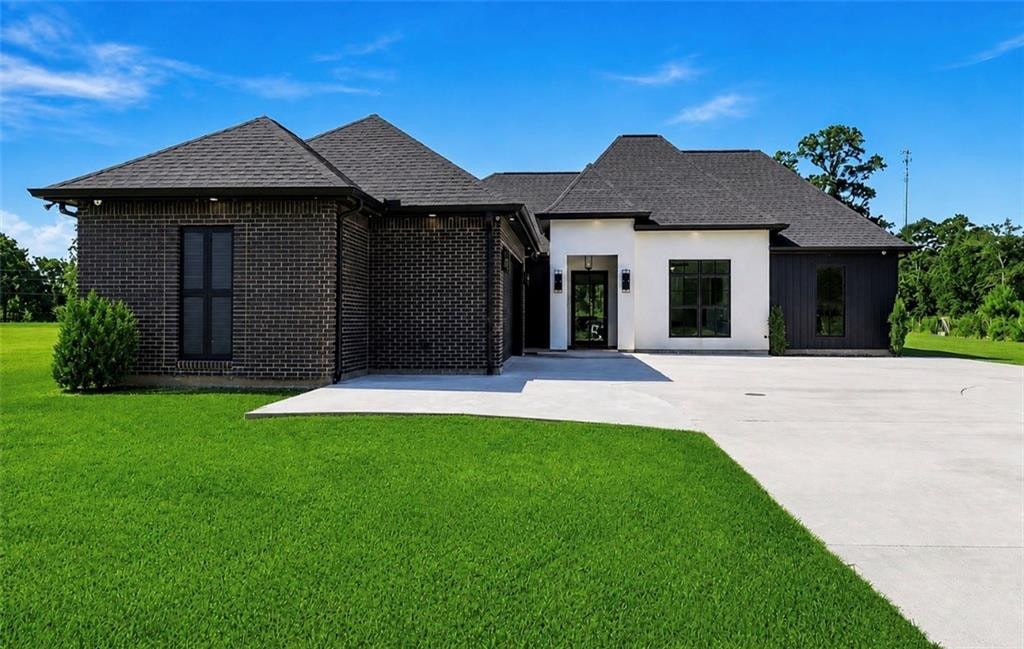 Photo 1 of 22 for 29638 Prokop Road, Albany LA 70711