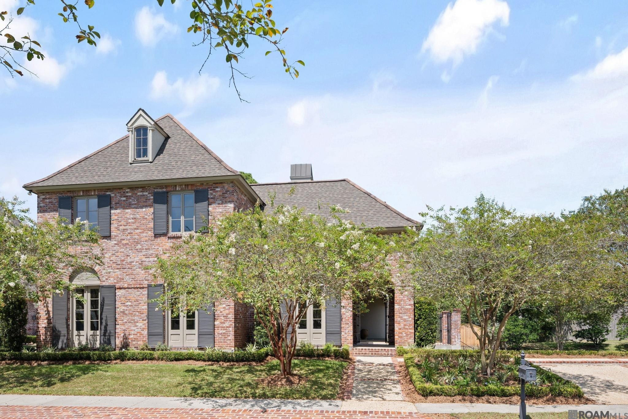 Photo 1 of 32 for 9631 Myrtle Ln, Baton Rouge LA 70810
