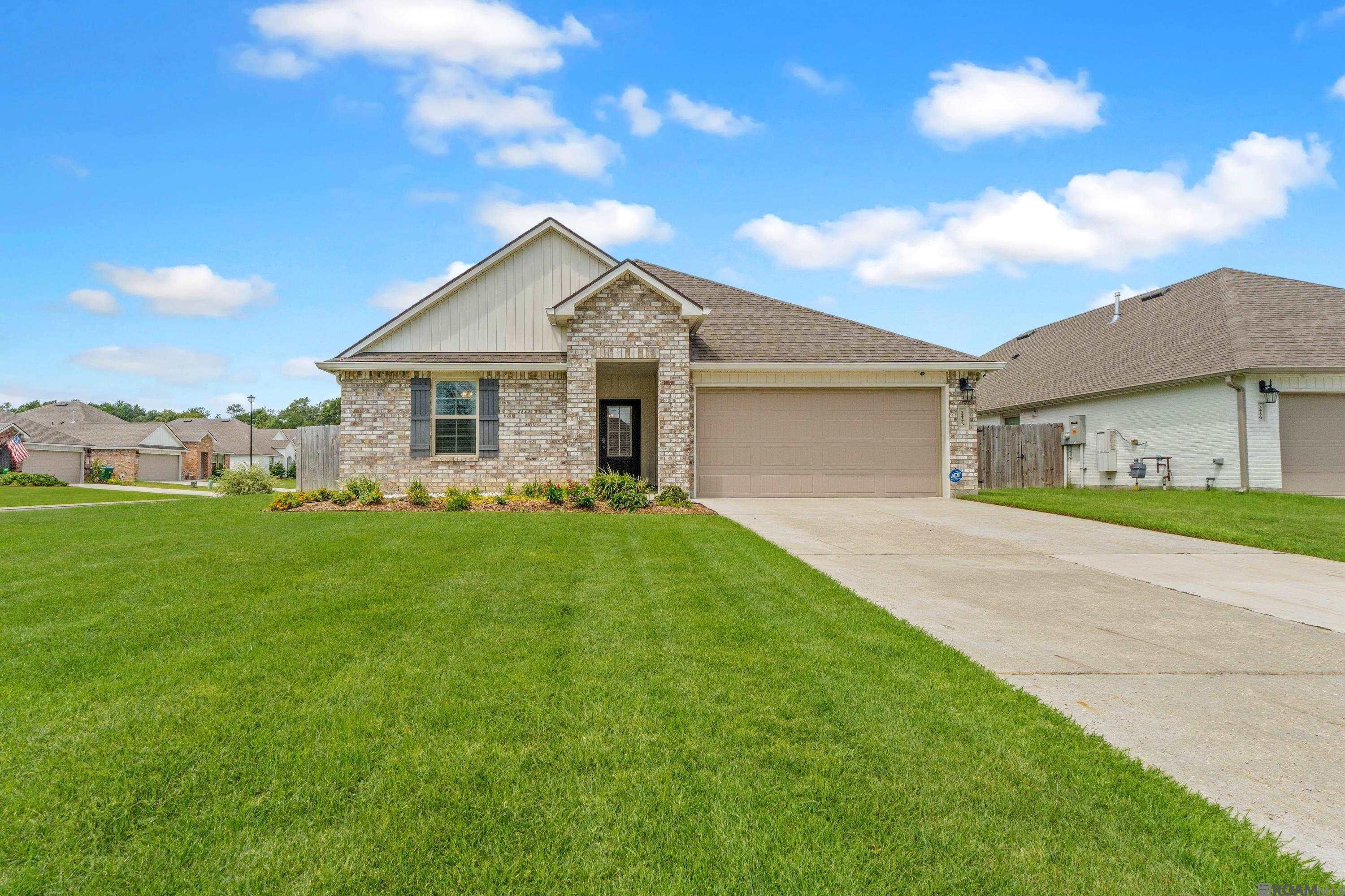 Photo 1 of 26 for 32123 Devan Trails, Denham Springs LA 70726