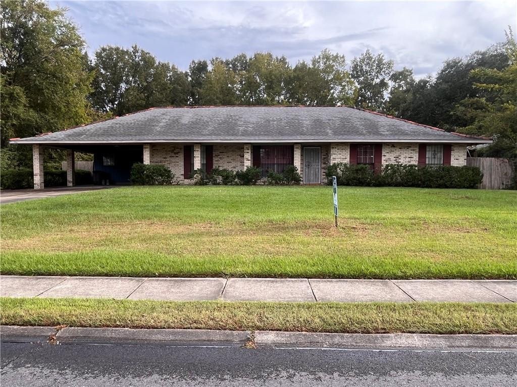 Photo 1 of 36 for 11906 Tams Drive, Baton Rouge LA 70815