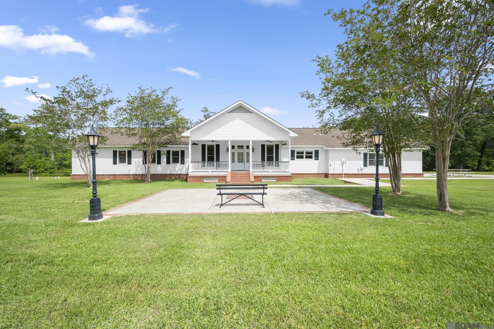 Photo 1 of 43 for 20605 Bretz Rd, Springfield LA 70462