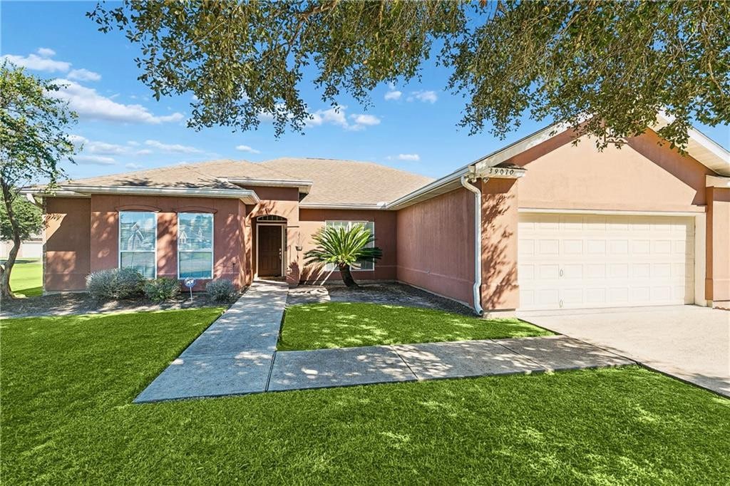Photo 1 of 10 for 39070 Pirogue Avenue, Gonzales LA 70737