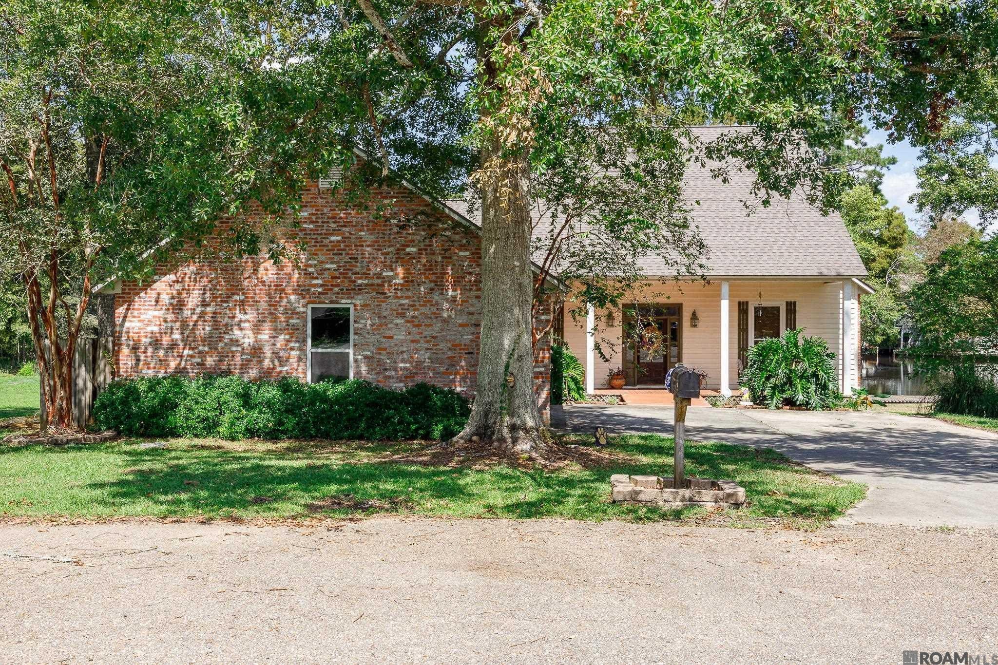 Photo 1 of 51 for 31792 River Pines Dr, Springfield LA 70462