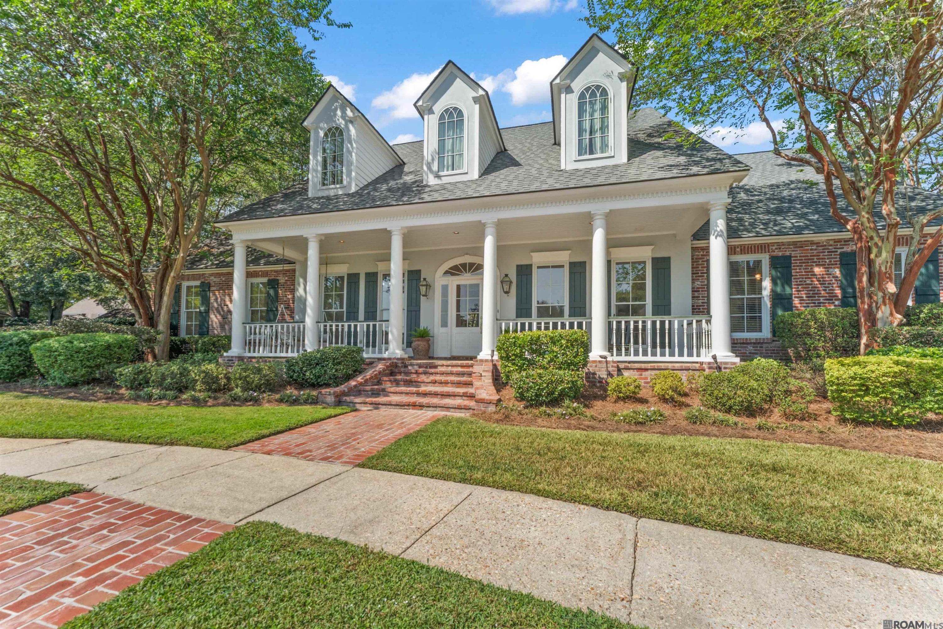 Photo 1 of 46 for 12610 Humphreys Dr, Baton Rouge LA 70816
