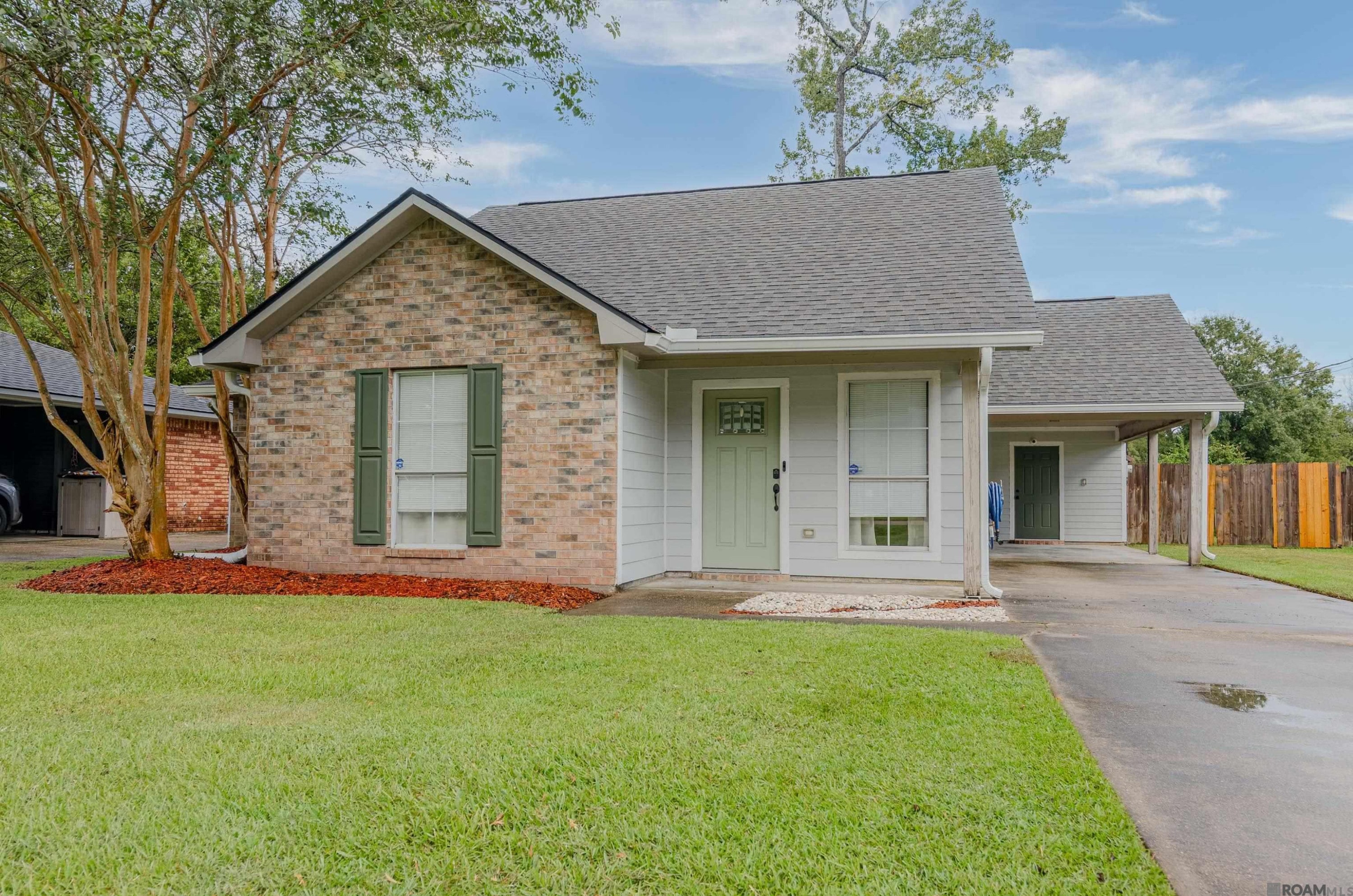 Photo 1 of 16 for 13134 She Lee Place Rd, Gonzales LA 70737