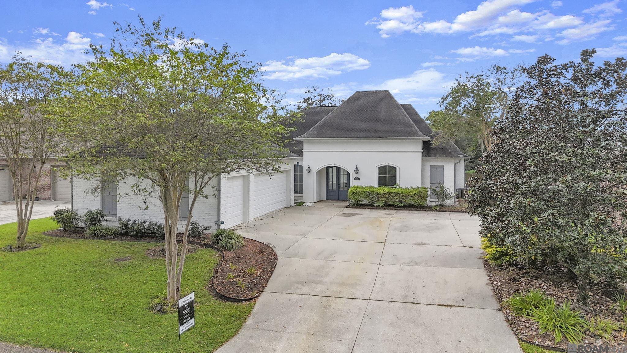 Photo 1 of 34 for 21287 Waterfront East Dr, Maurepas LA 70449