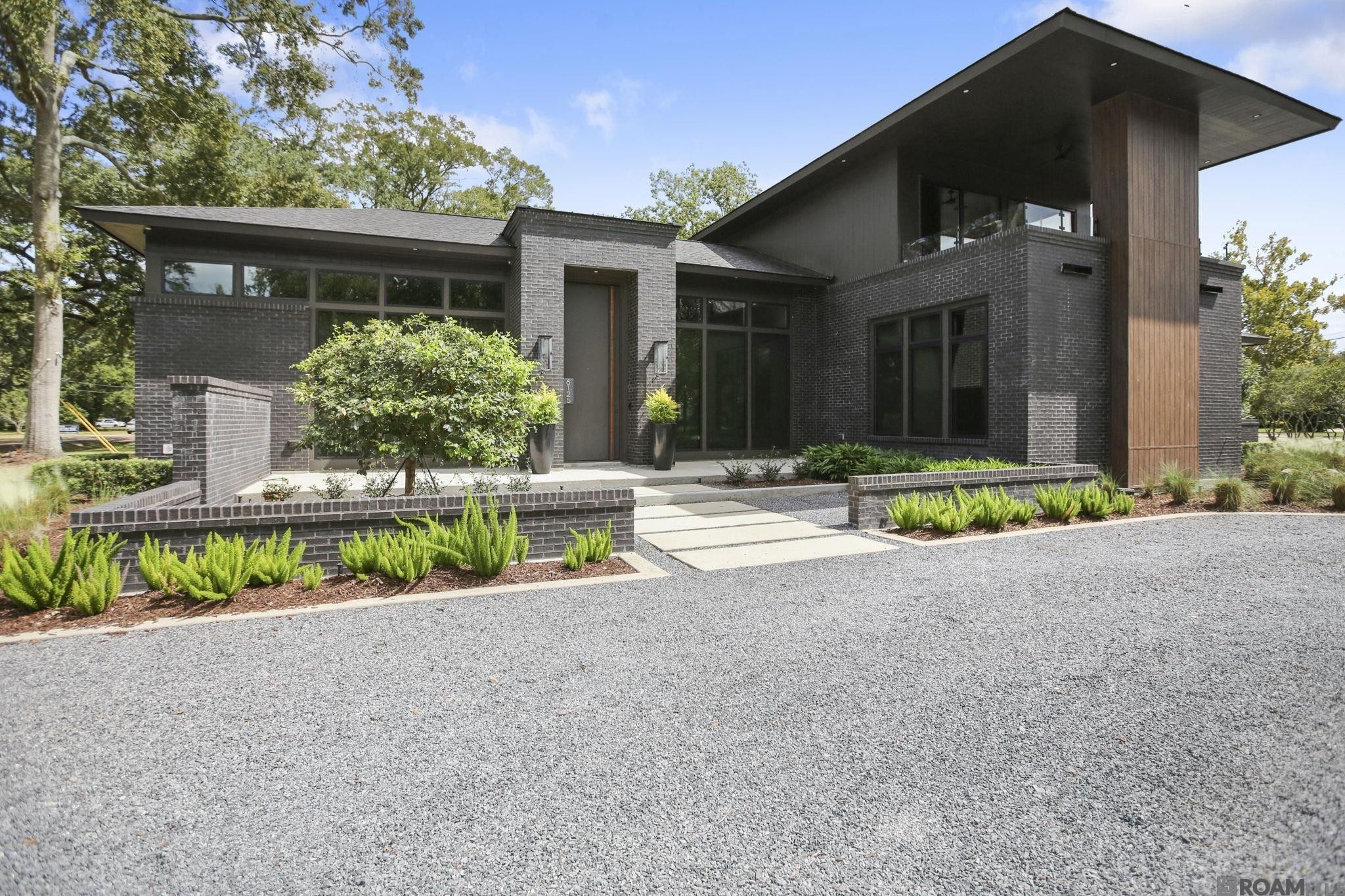 Photo 1 of 48 for 6125 Seven Oaks Ave, Baton Rouge LA 70806