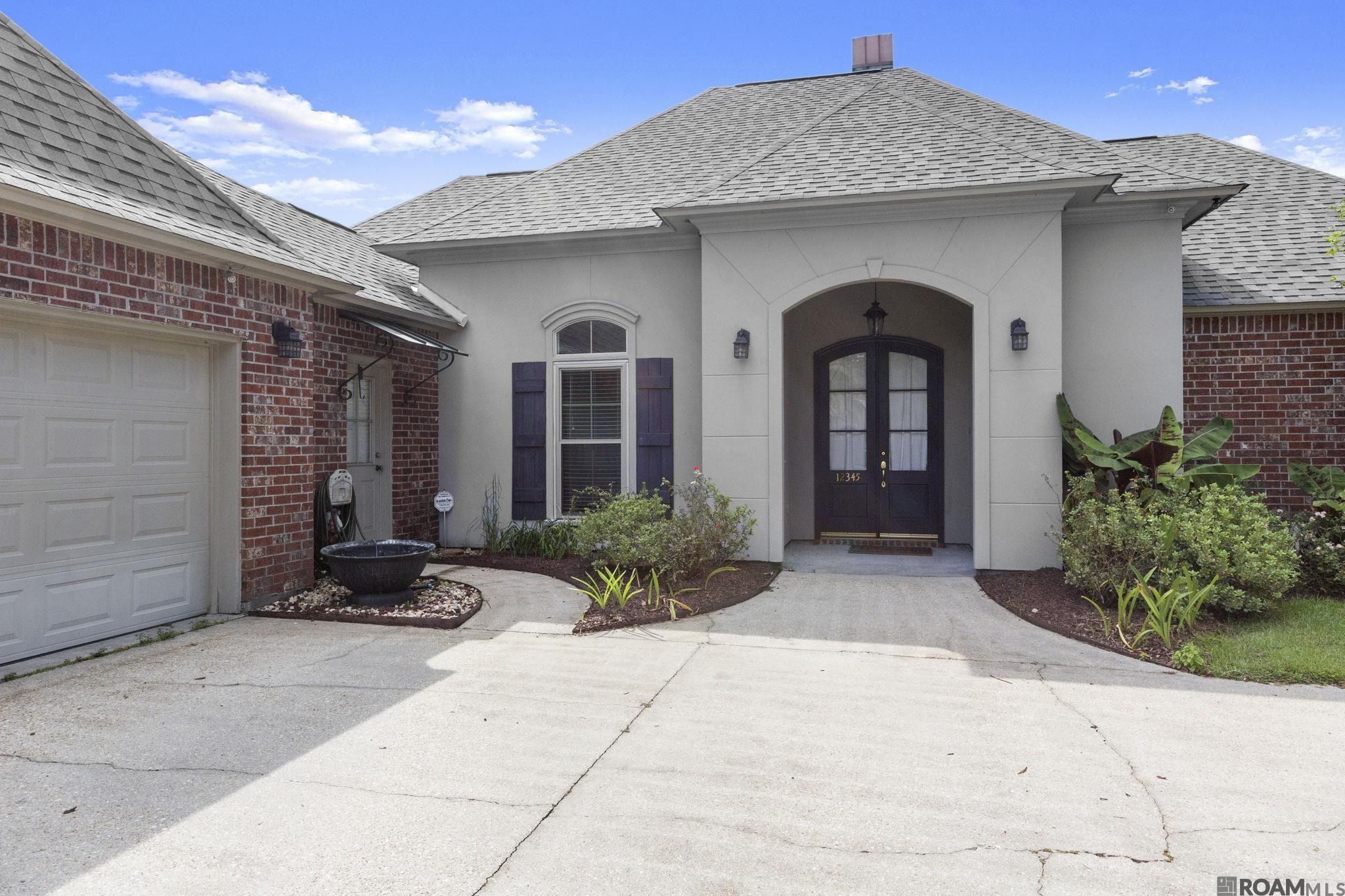 Photo 1 of 27 for 12345 Old Mill Dr, Geismar LA