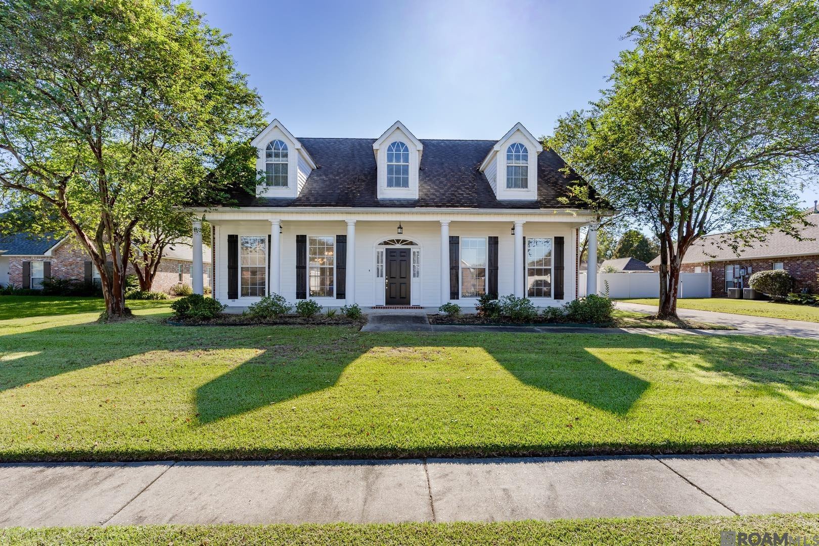 Photo 1 of 30 for 4707 Shelter Ct, Port Allen LA 70767