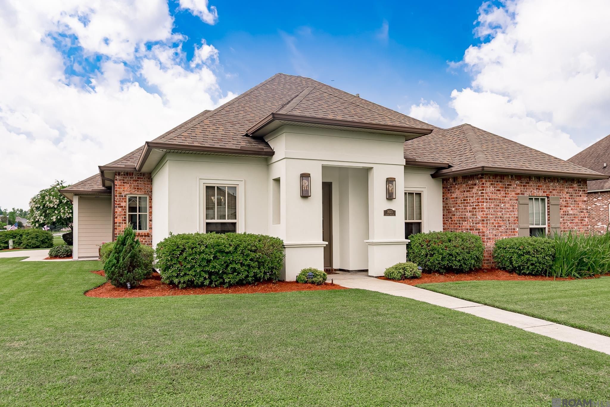 Photo 1 of 27 for 36173 Herons Way Ave, Geismar LA