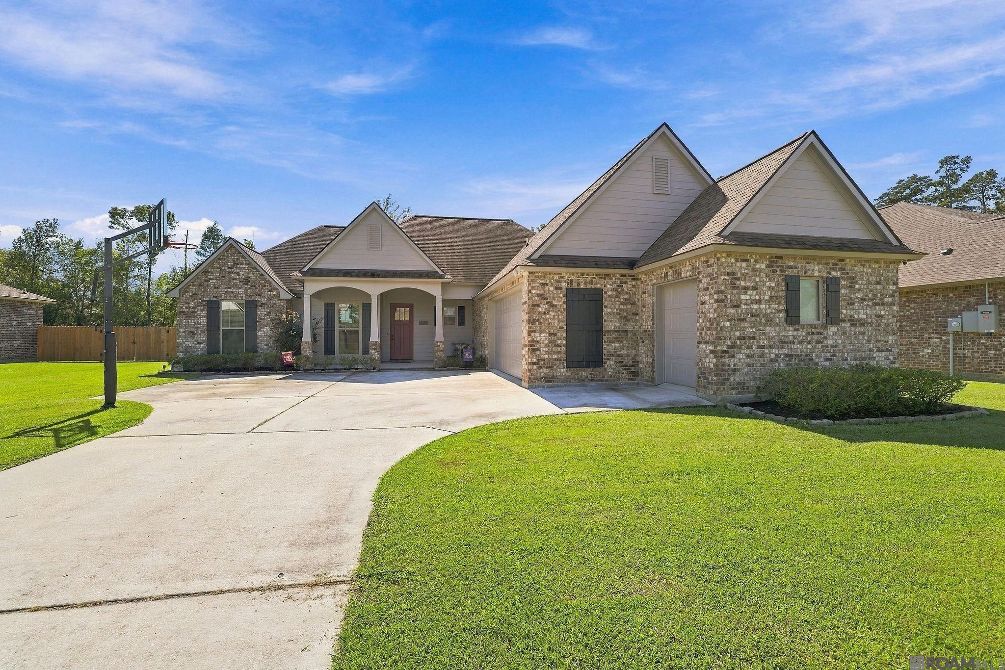 Photo 1 of 23 for 9846 Cane Mill Rd, Denham Springs LA 70726