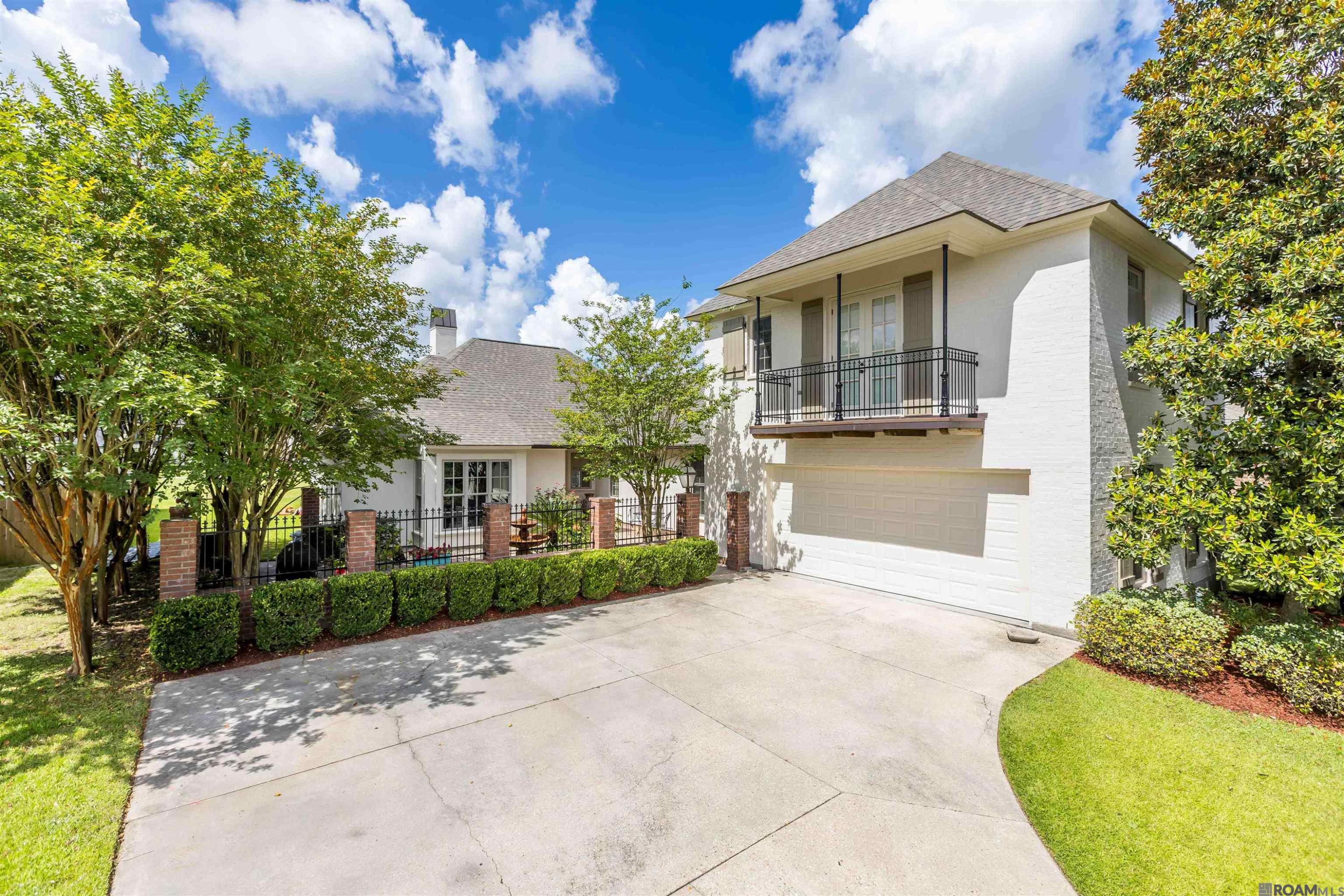 Photo 1 of 42 for 14524 Oak Path Dr, Prairieville LA 70769