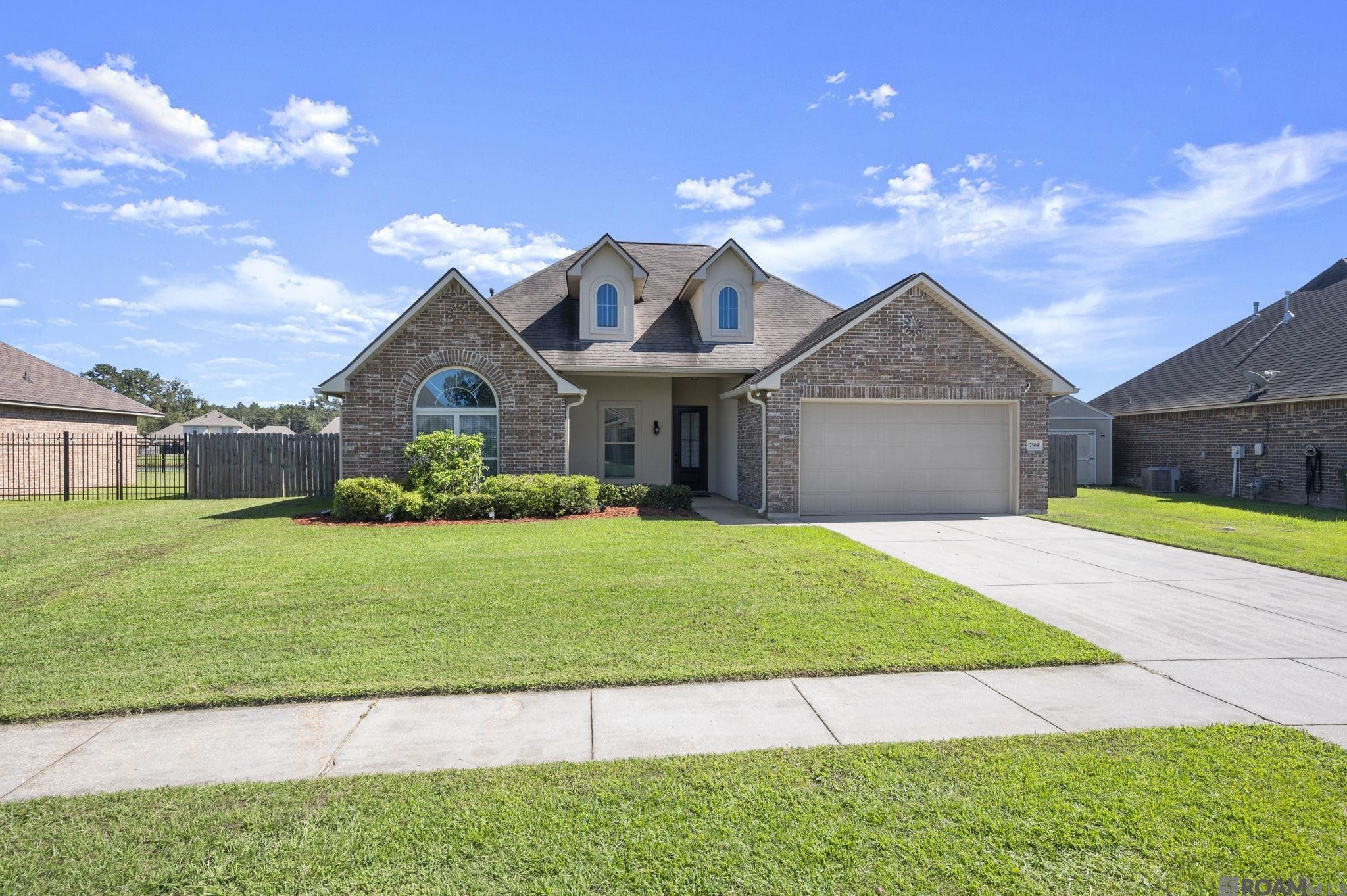 Photo 1 of 42 for 17568 Golden Eagle Dr, Prairieville LA 70769