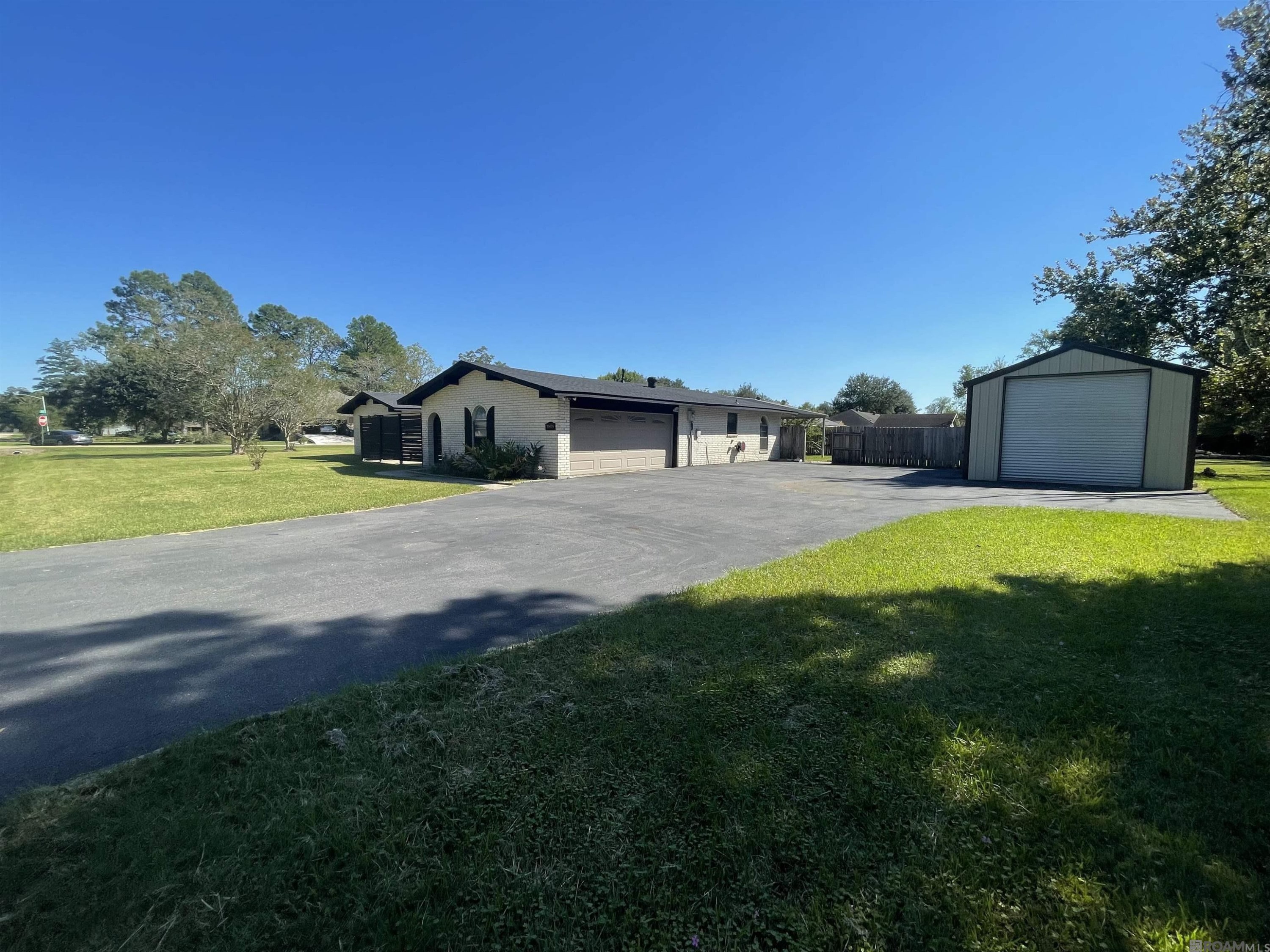 Photo 1 of 23 for 39419 Al Dr, Prairieville LA 70769