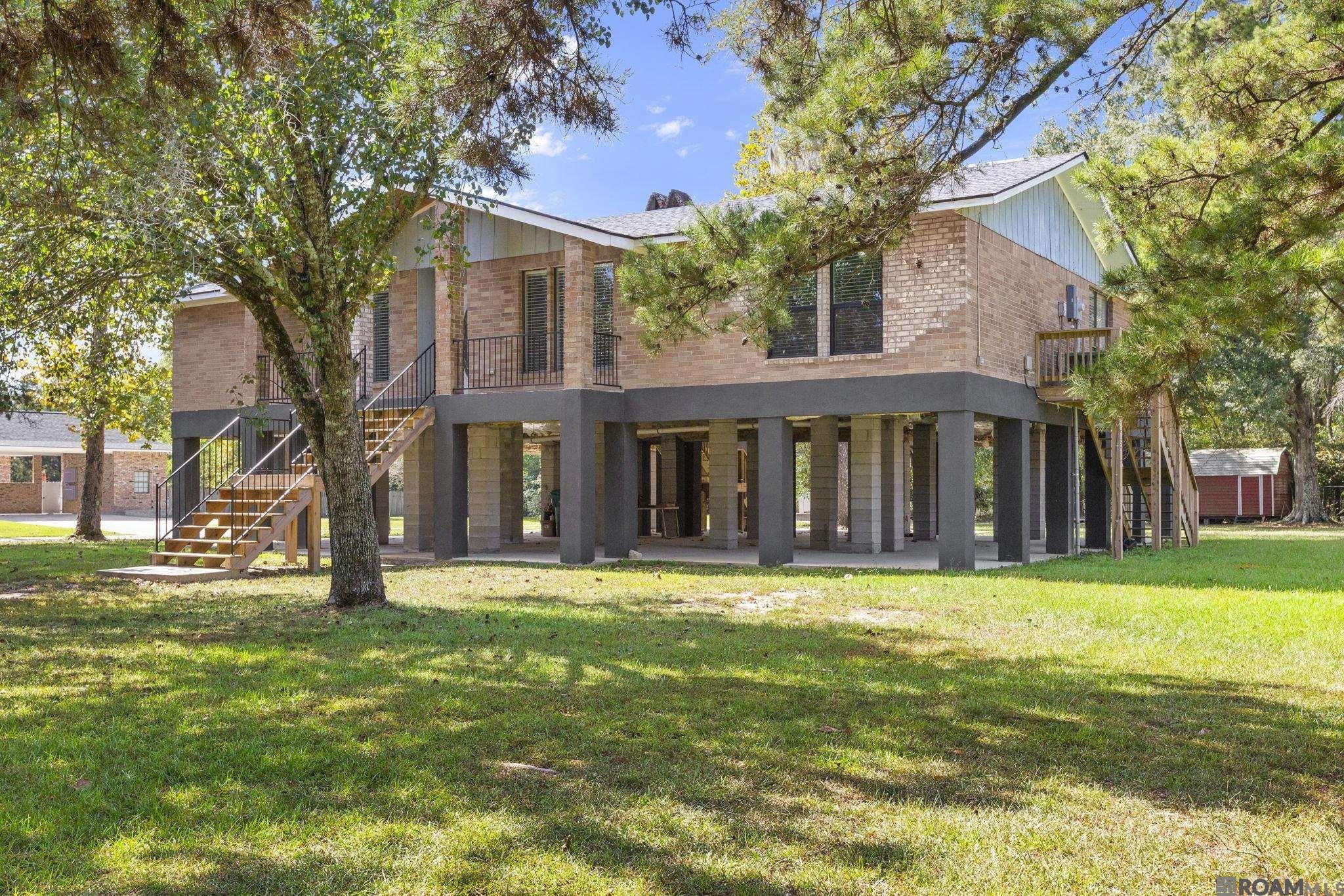 Photo 1 of 28 for 25511 Plantation Ave, Denham Springs LA 70726