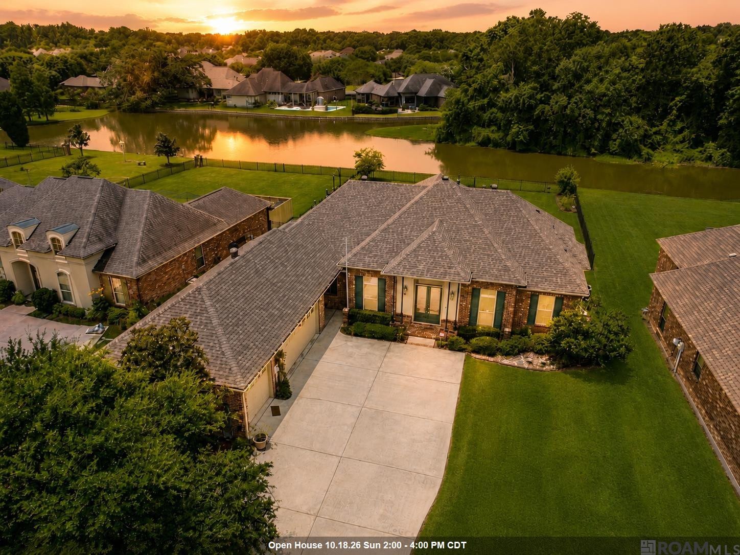 Photo 1 of 31 for 12421 Oak Alley Dr, Geismar LA 70734