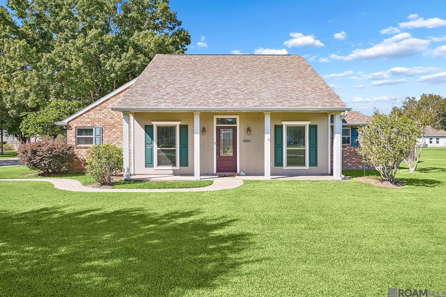 Photo 1 of 27 for 2203 S Ormond Ave, Gonzales LA 70737