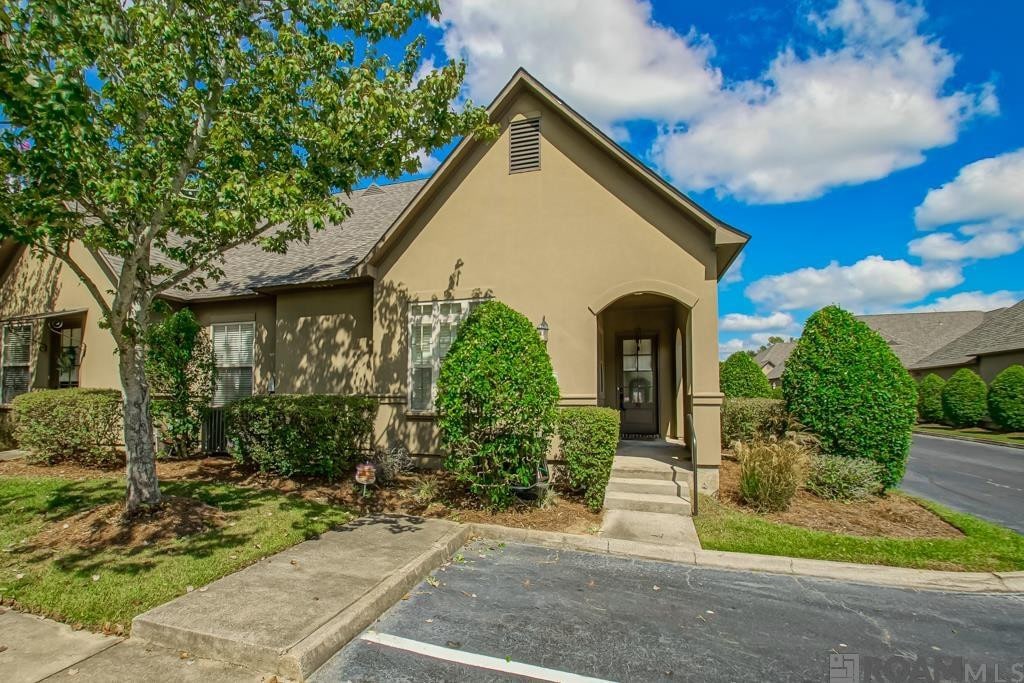 Photo 1 of 19 for 5908 Stumberg Ln # 30, Baton Rouge LA 70816