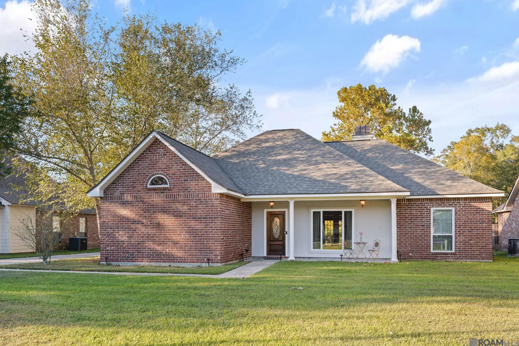 Photo 1 of 17 for 41022 Fields Ct, Prairieville LA 70769