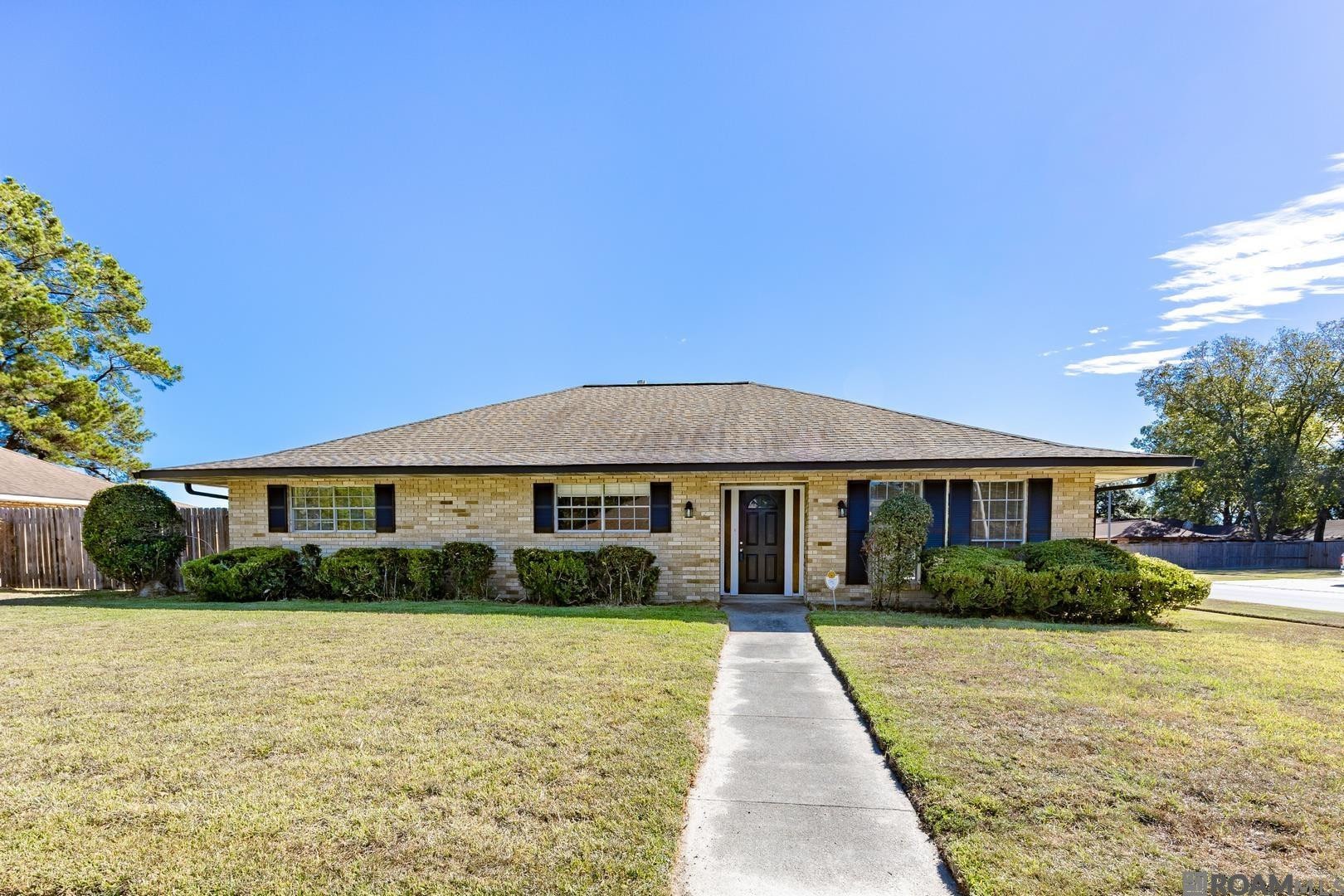 Photo 1 of 29 for 3426 Aletha Dr, Baton Rouge LA 70814