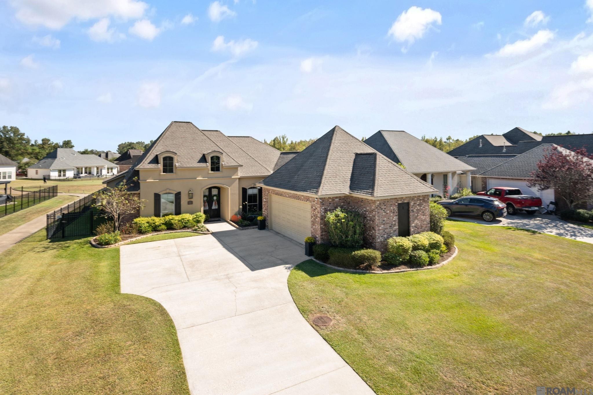 Photo 1 of 31 for 22321 Fairway View Dr, Zachary LA 70791