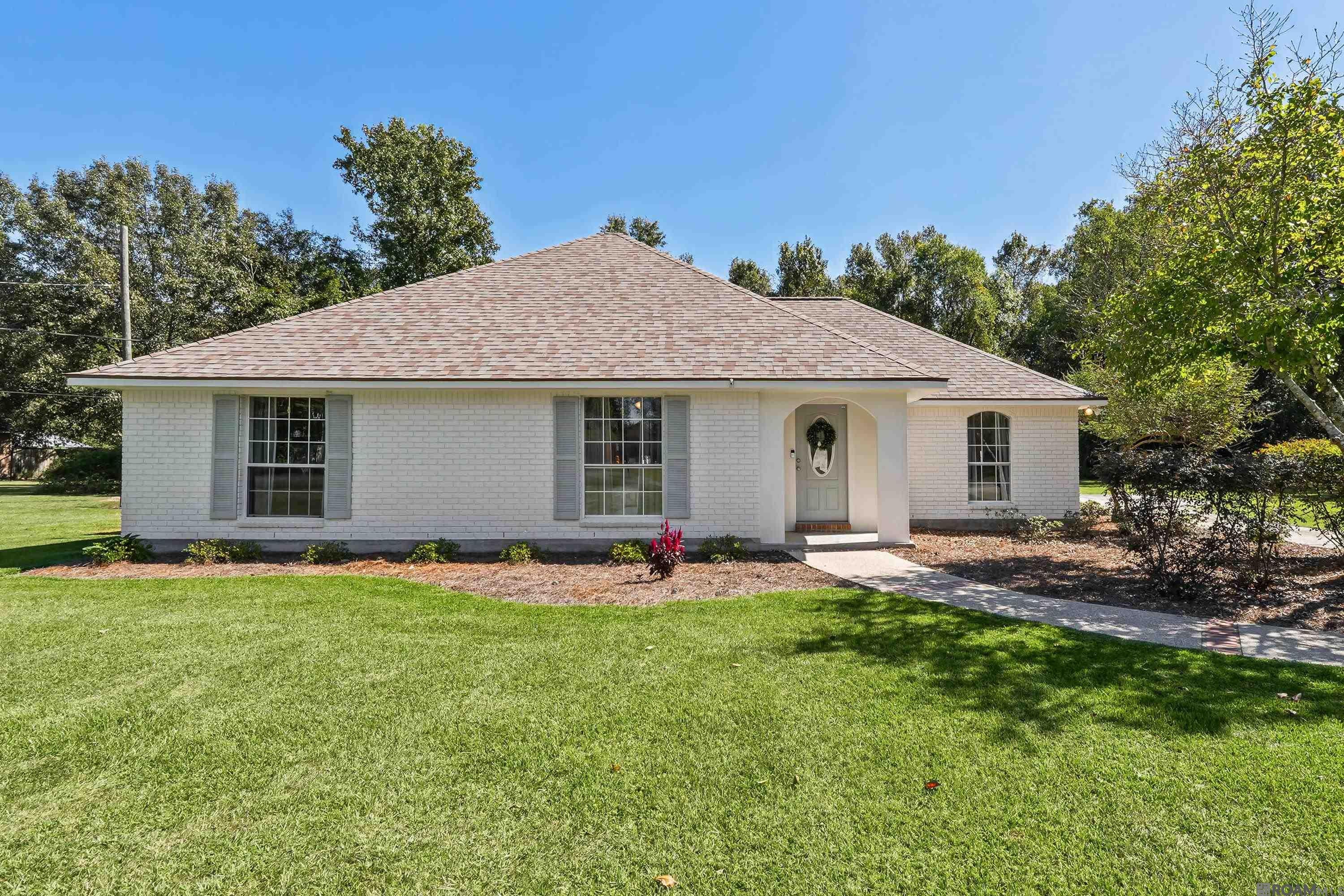 Photo 1 of 21 for 14092 Mark St, Gonzales LA 70737